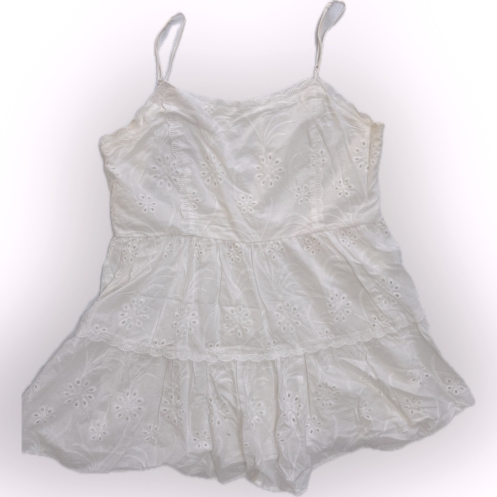 Elegant White Eyelet Long Top - Picture 2 of 4